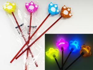 光る棒つき猫の手